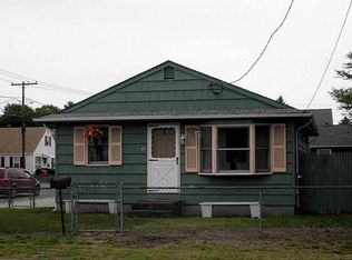 66 Courtney Ave, Pawtucket, RI 02861