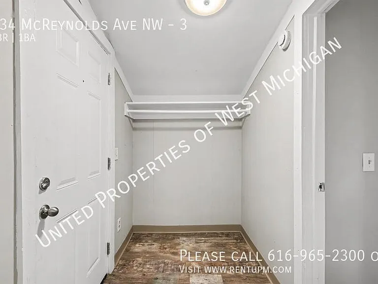 934 McReynolds Ave NW #3 — Photo 3