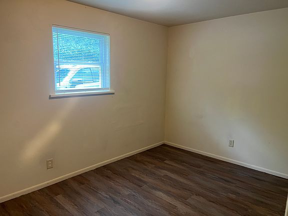 4th image of 1364 Gormans Ln