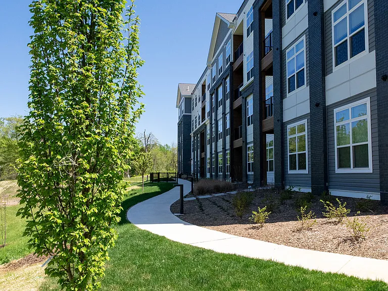 Loop Trail behind Building 7