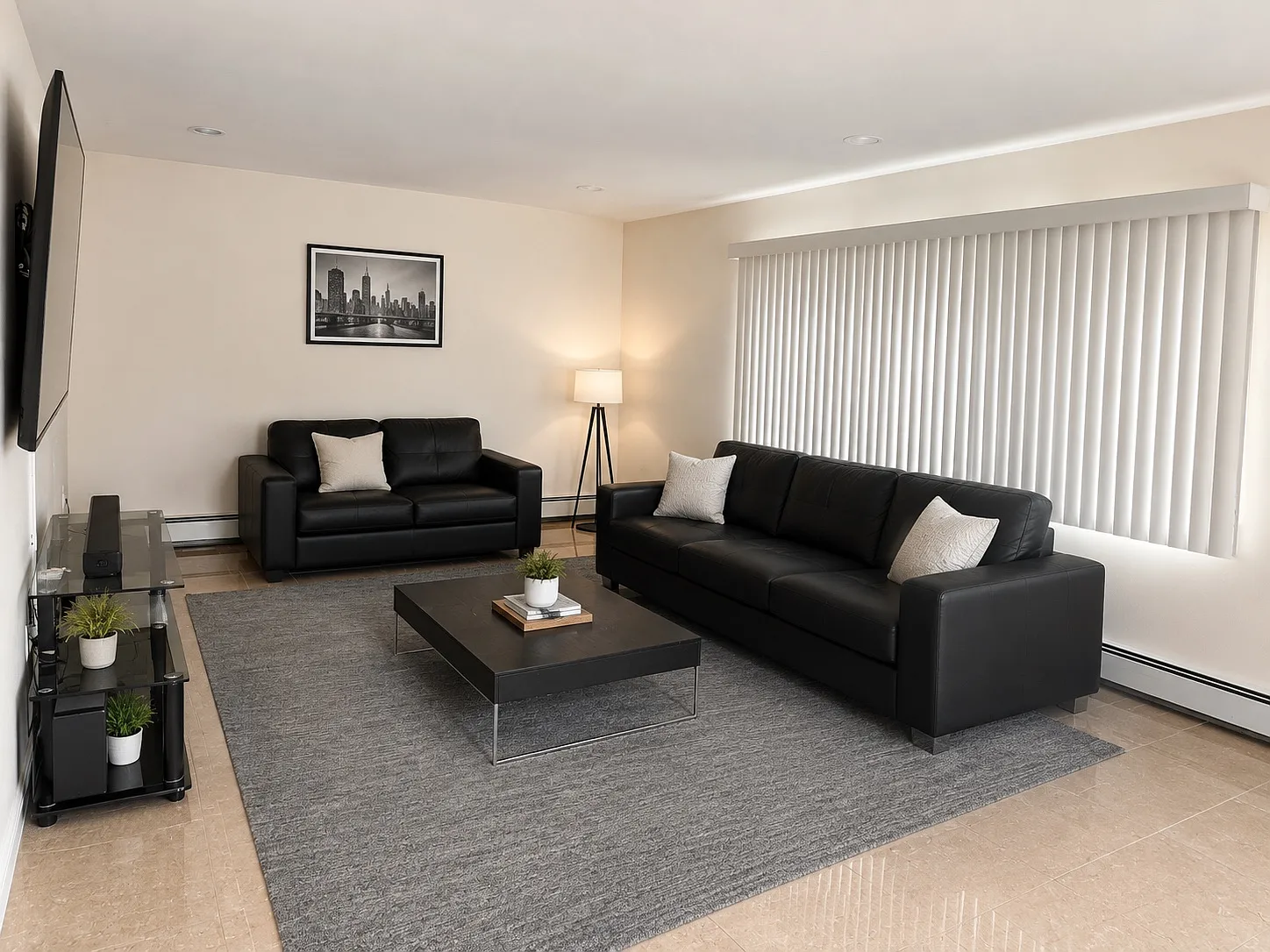 4 bed, 2296 sqft, $6,000 — Photo 2