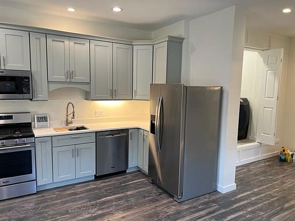 5th image of 831 La Canyada Dr