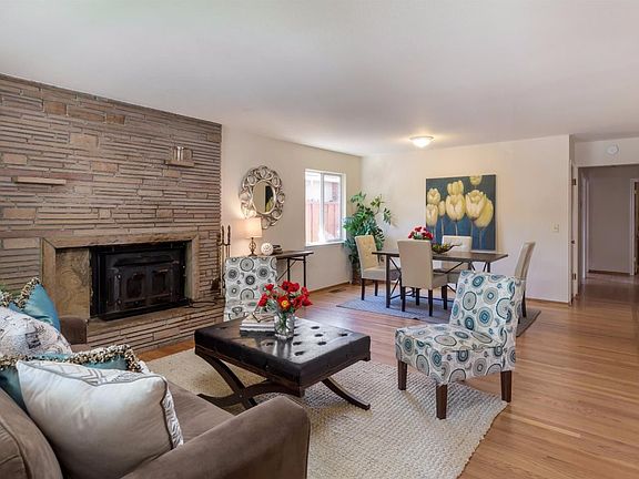 4th image of 1662 Carleton Ct