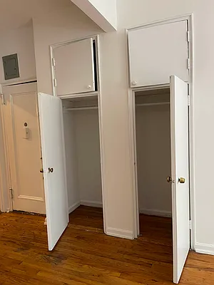 Rented by Eric Goodman Realty Corp | media 10