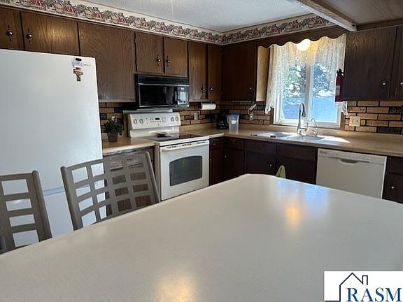 3rd image of 34851 Arrowwood Dr