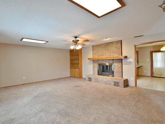 3rd image of 413 E 17th Ln