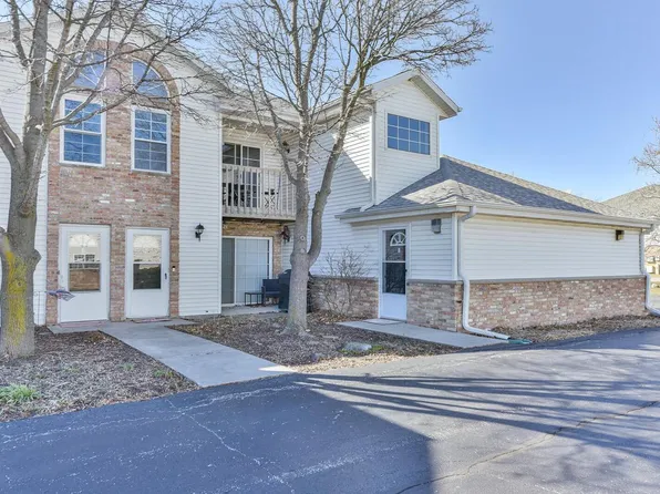 8340 South Chicago ROAD #8, Oak Creek, WI 53154