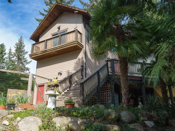 8096 Westwood Rd, Sunshine Coast, BC V7Z 1A7