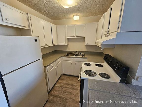 4th image of 1600 Yonkers St #11
