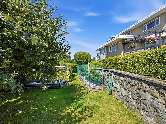 5th image of 4827 Bluegrouse Dr
