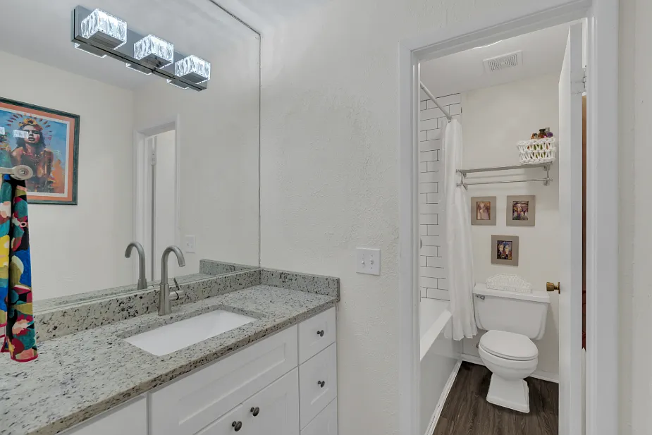 2 bed, 2.5 bath, 1135 sqft, $2,000 — Photo 2