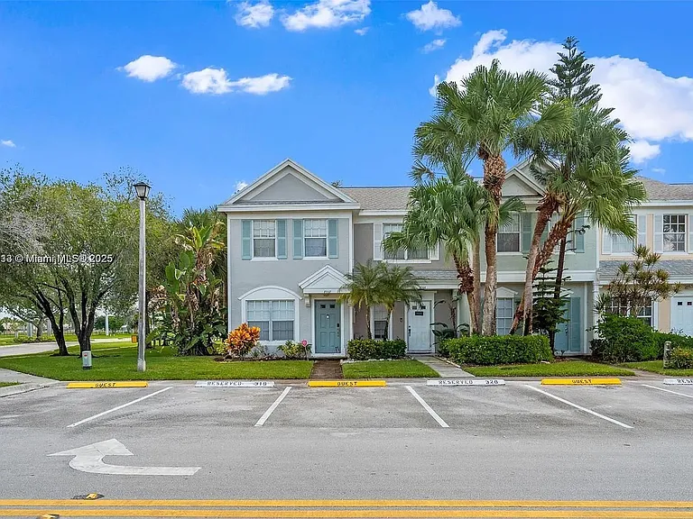 8066 Sanibel Dr — Photo 1