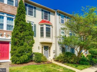 938 Harrison Cir, Alexandria, VA 22304