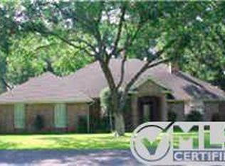 8929 Green Leaves Dr, Granbury, TX 76049
