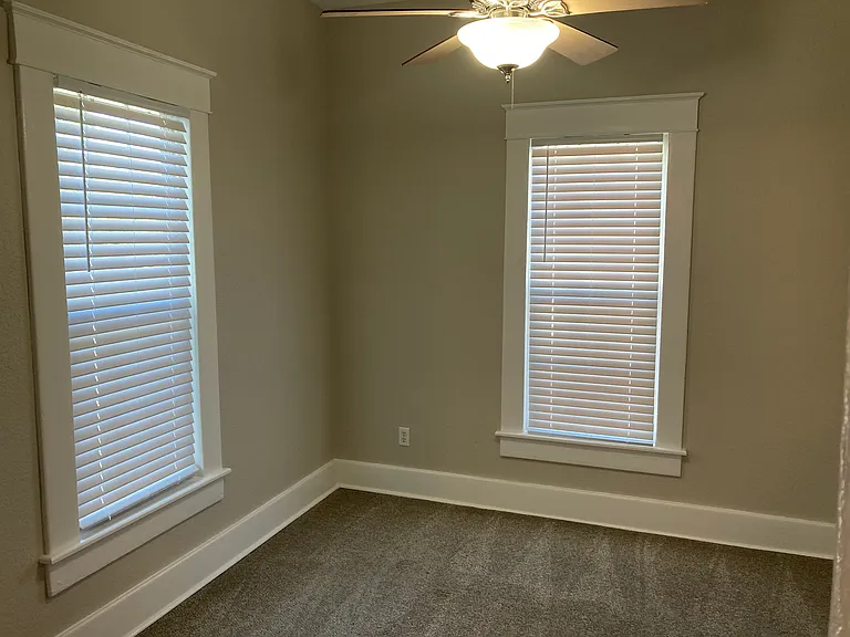 317 E Patti Page Blvd — Photo 37