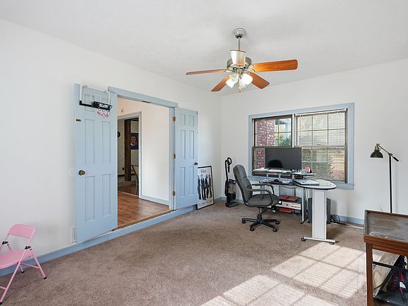 5th image of 130 Thornton Dr