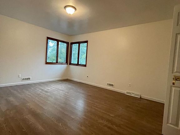 5th image of 78 Dewey Ave