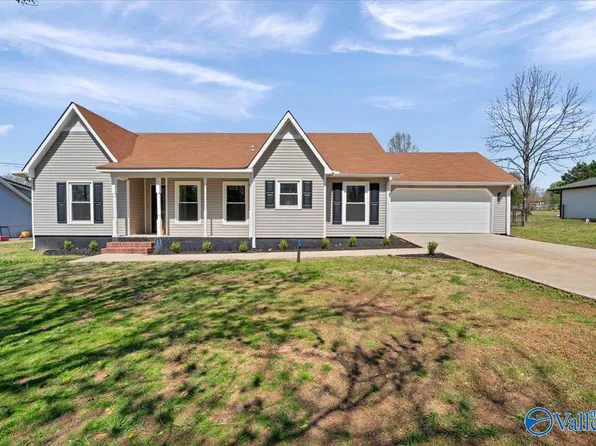 1027 Walker Ln, New Market, AL 35761