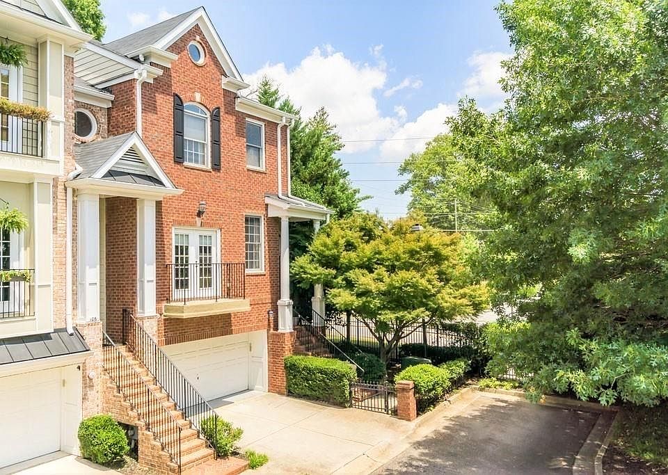 1st image of 102 McLaren Gates Dr