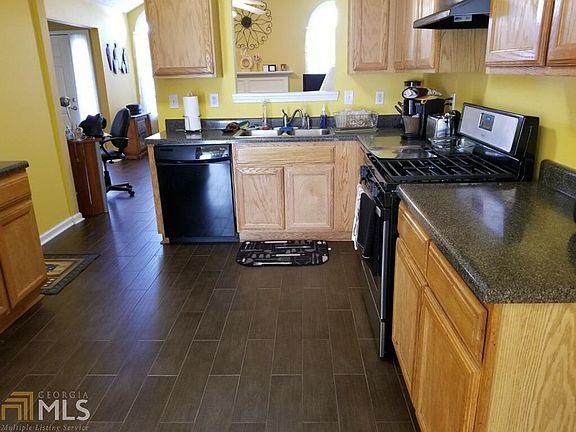 3rd image of 1360 Lafayette Sq #261