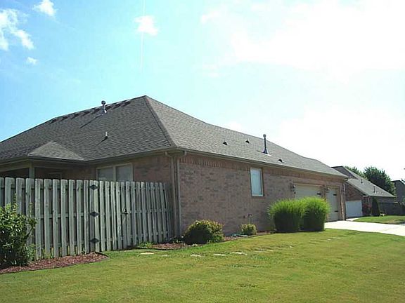 4th image of 5708 S Berry Farm Dr