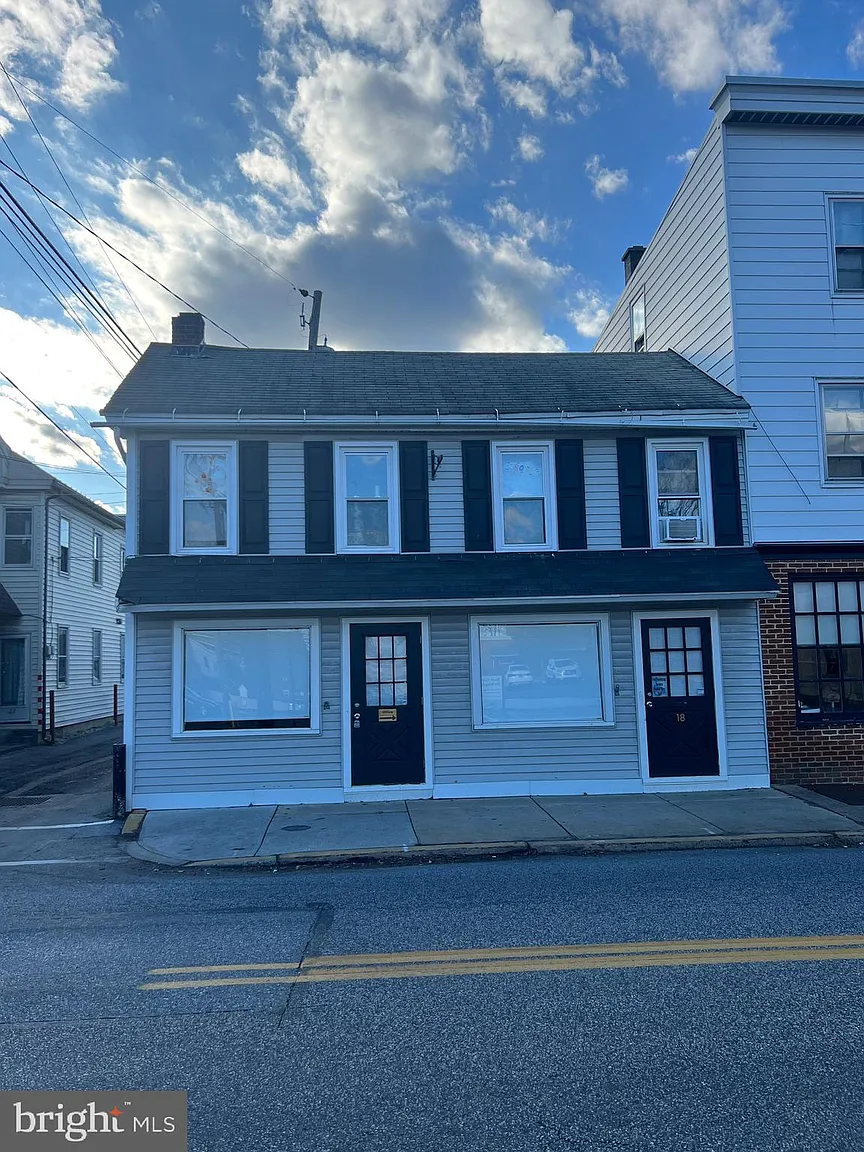 18 S Market St photo 1