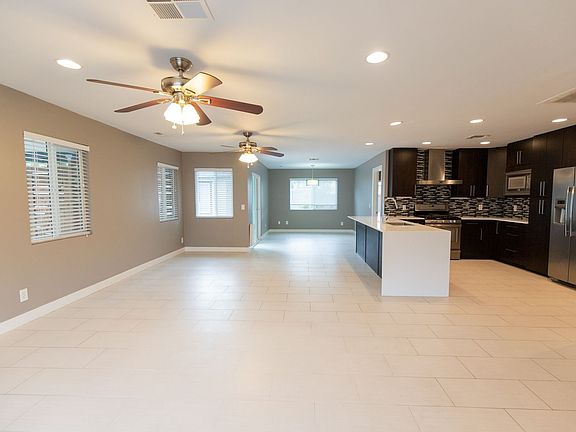 3rd image of 803 E Palmaire Ave