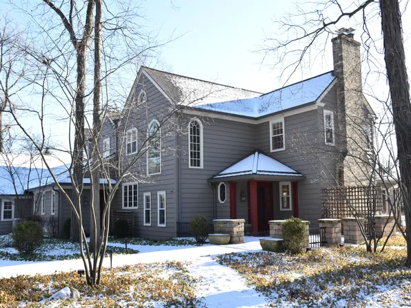 13105 N West Shoreland Dr, Mequon, WI 53097