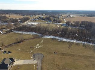 30 Gallant Fox Dr, Troy, MO 63379