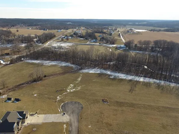 30 Gallant Fox Dr, Troy, MO 63379