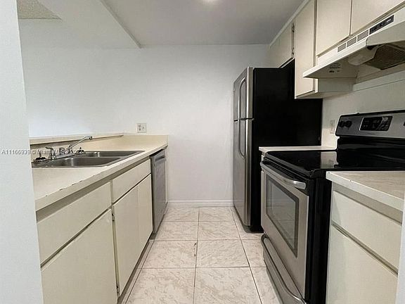 3rd image of 8160 Geneva Ct APT 412