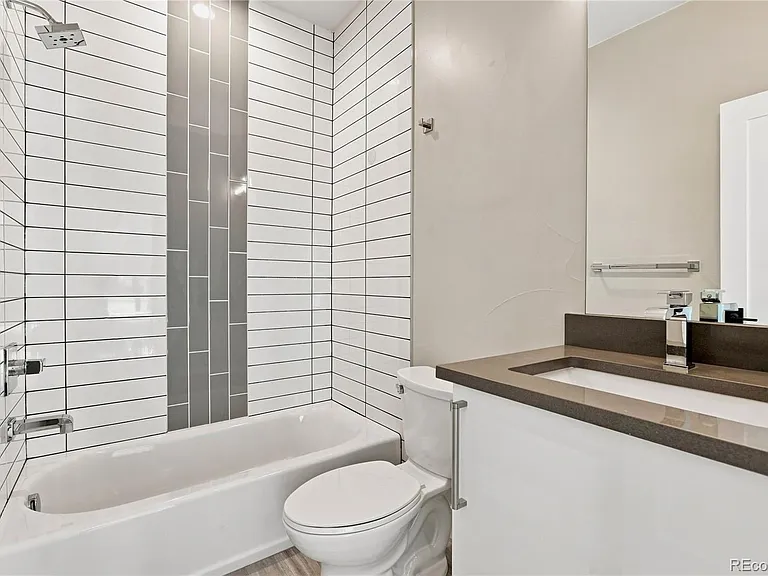 3832 Jason St #5 — Photo 30