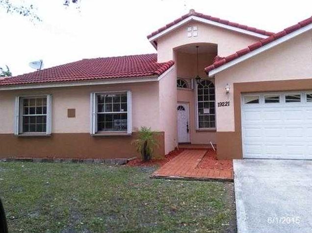 1st image of 19221 Nw 89 Av