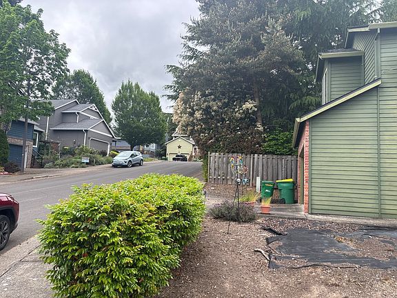 4th image of 17360 NW Reindeer Dr