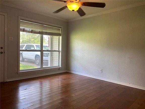 4th image of 2316 Church St