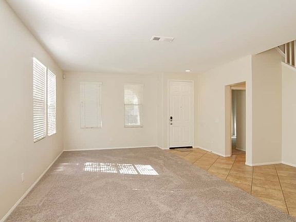 4th image of 1136 W Shady Creek Dr