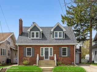 28 S Mitchell Ave, Arlington Heights, IL