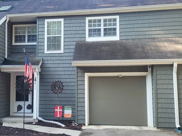 7811 Harbour Isle #42, Indianapolis, IN 46240