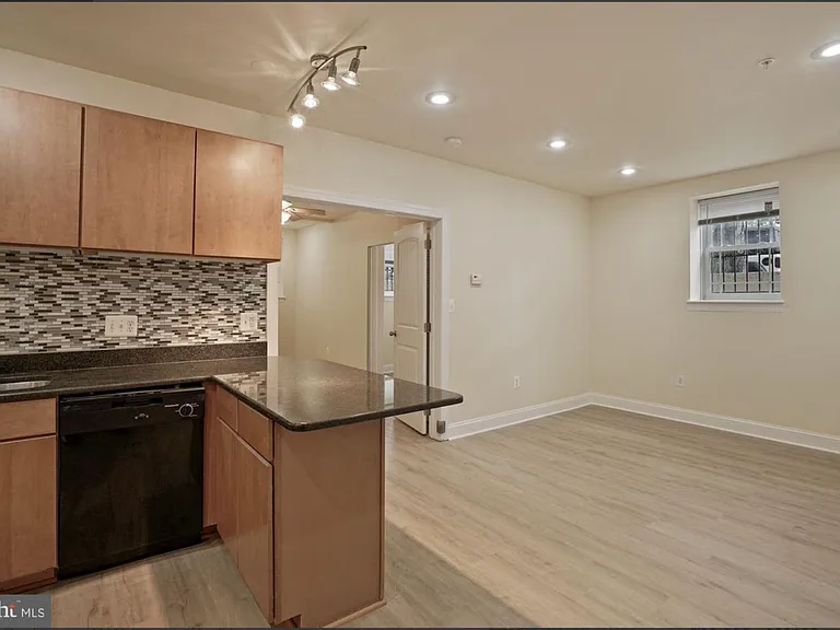 660 Morton Pl NE #2 — Photo 7