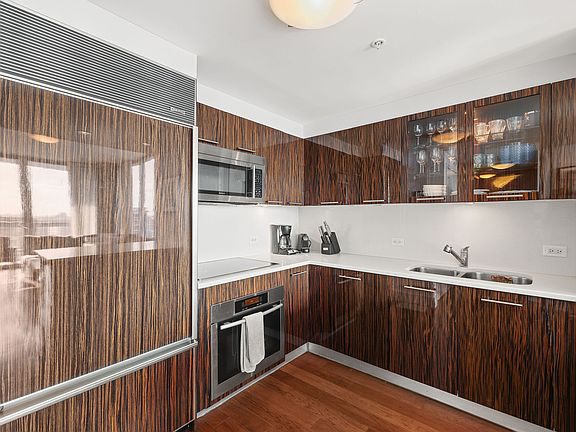 4th image of 6899 Collins Ave #1409H