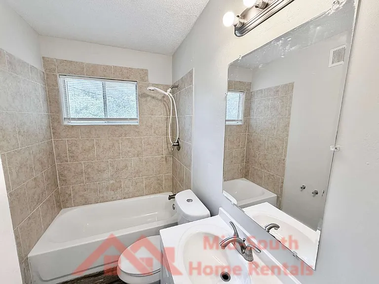 3231 Harvester Ln E — Photo 11
