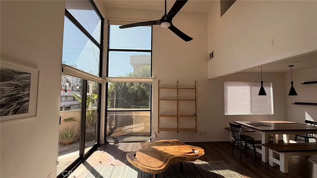 2 bed, 2.5 bath, 1236 sqft, $5,900 — Photo 2