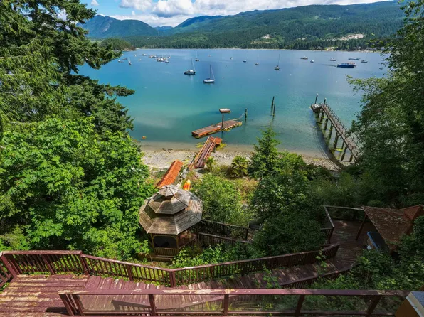 5810 Marine Way, Sechelt, BC V7Z 0L8