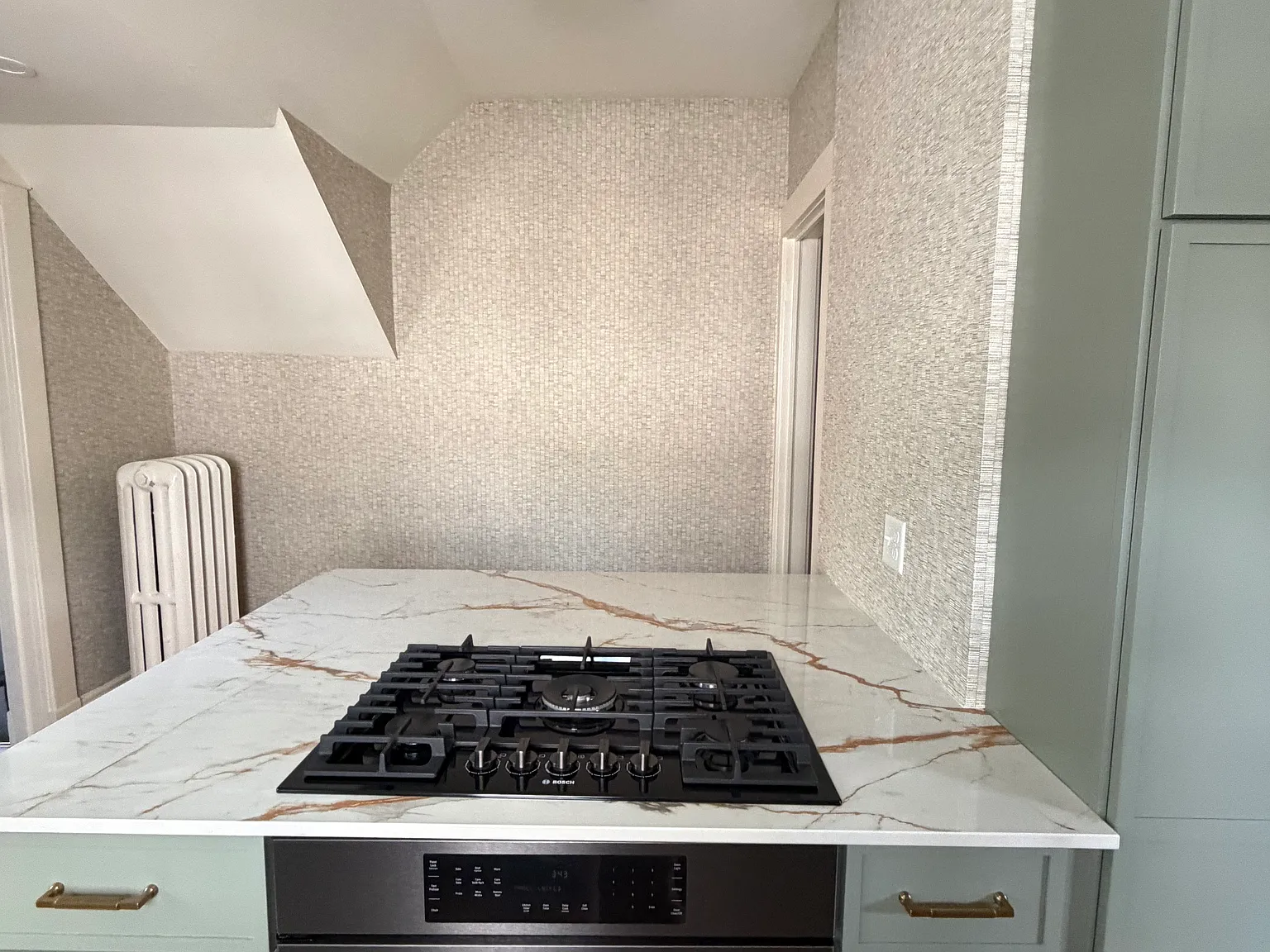 3 bed, 1.5 bath, 1700 sqft, $3,300 — Photo 4