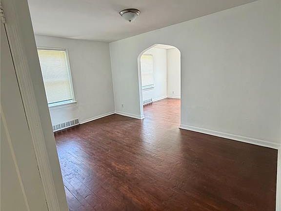 3rd image of 7047 Florence Pl