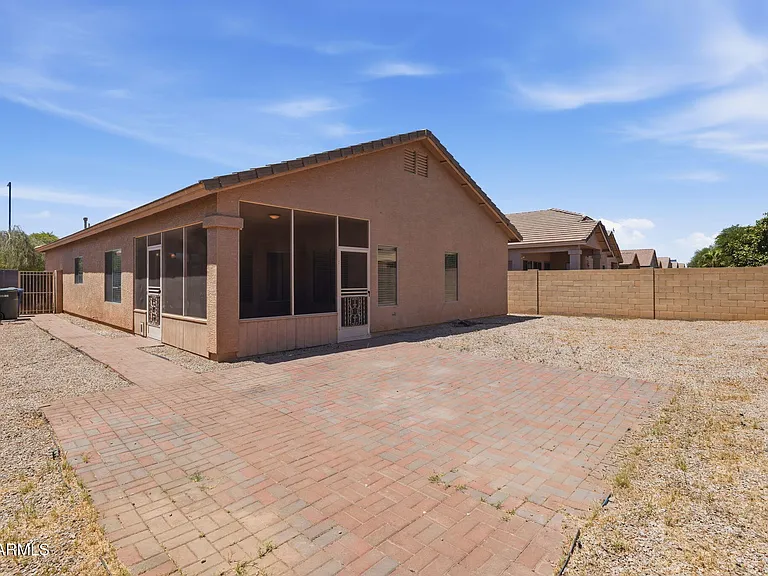 12910 W Corrine Dr — Photo 13
