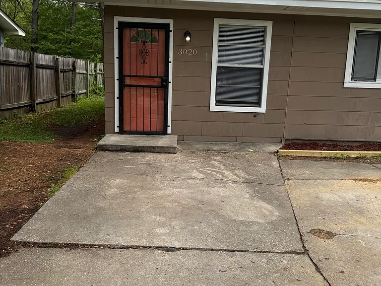 3020 Lakewood Dr — Photo 2