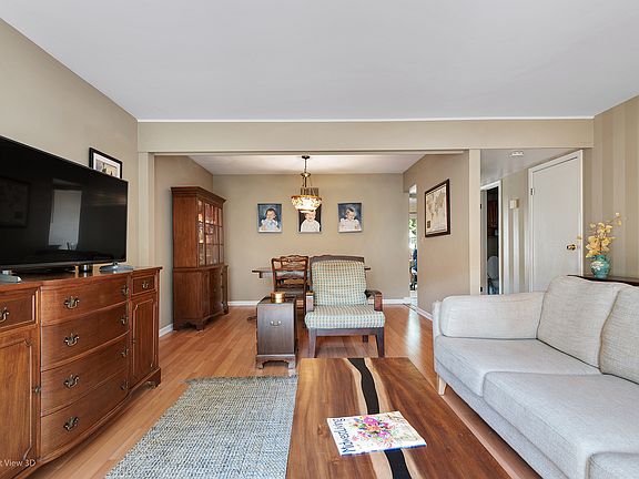 4th image of 205 Edgewater Dr