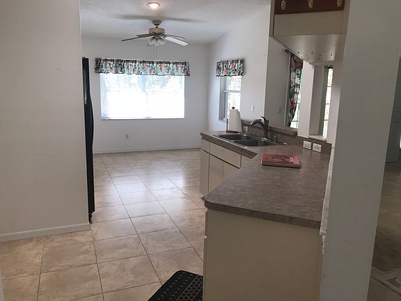 4th image of 575 W Bancroft Dr