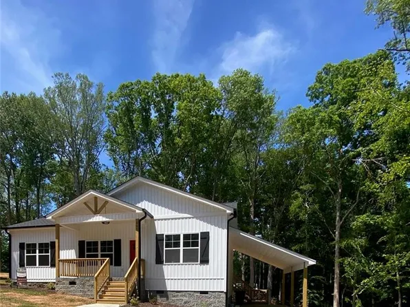605 Kendall St, Eden, NC 27288